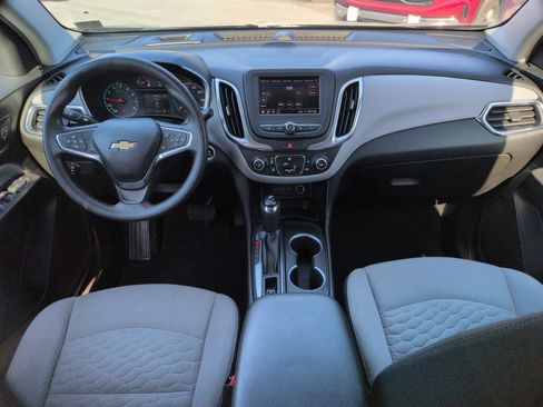 Used 2021 Chevrolet Equinox LS w/ LS Convenience Package AWD/4WD image 9