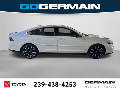 Used 2024 Honda Accord Touring image 9