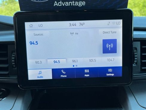 Used 2022 Ford Explorer XLT w/ Class IV Trailer Tow Package AWD/4WD image 17