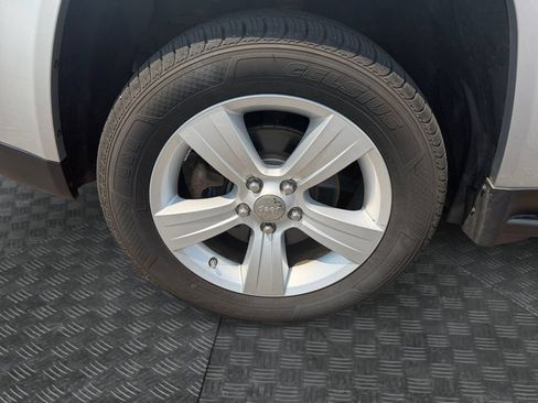Used 2011 Jeep Compass Latitude AWD/4WD image 14
