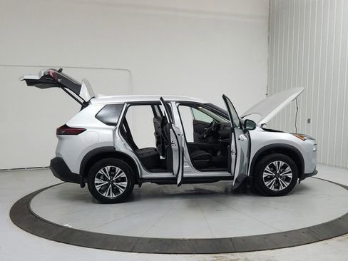 Used 2023 Nissan Rogue SV w/ SV Premium B Package FWD image 16