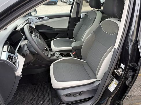 New 2026 Volkswagen Taos SE AWD/4WD image 12