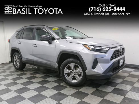 Used 2025 Toyota RAV4 LE AWD/4WD image 1