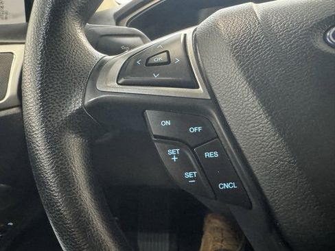 Used 2018 Ford Fusion SE w/ Fusion SE Technology Package image 15