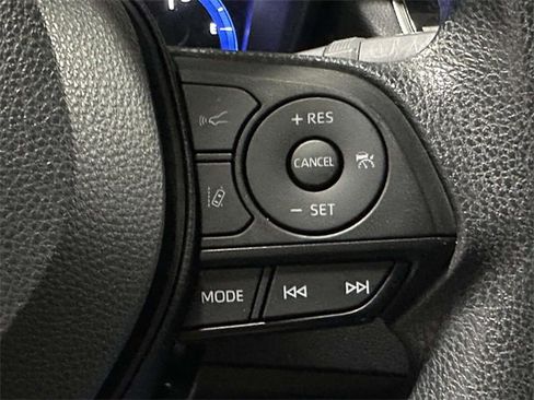 Used 2022 Toyota Corolla LE image 28