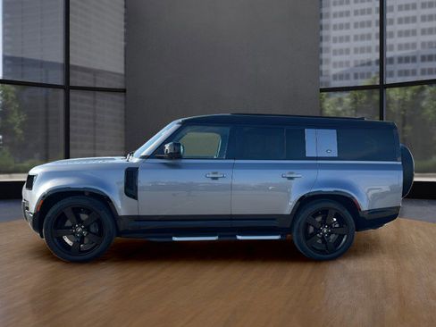 Used 2023 Land Rover Defender 130 X-Dynamic SE image 13