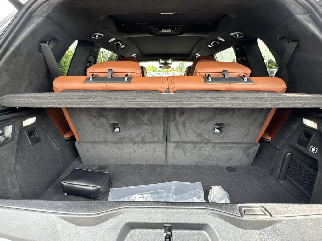 Used 2027 BMW X7 M60i AWD/4WD image 21