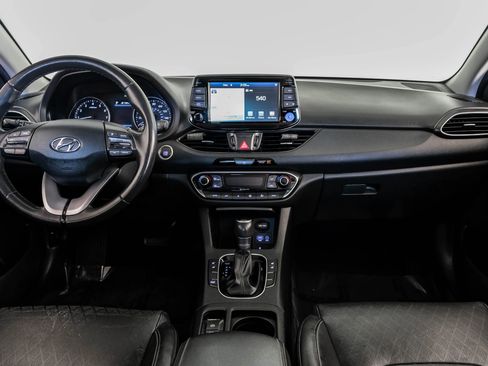 Used 2018 Hyundai Elantra GT w/ Tech Package 03 image 12