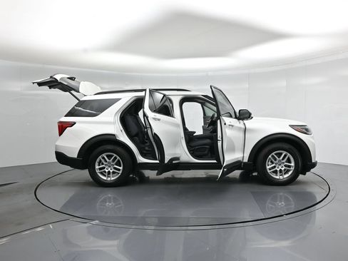 Used 2025 Ford Explorer Active RWD image 5