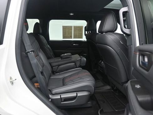 Used 2025 Nissan Armada PRO-4X w/ Pro-4X Premium Package AWD/4WD image 33