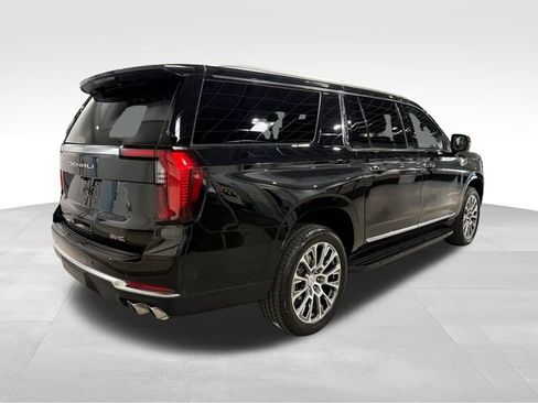 Certified 2025 GMC Yukon XL Denali image 7