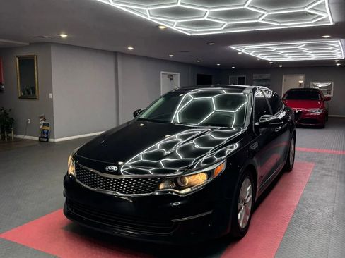 Used 2016 Kia Optima EX w/ Premium Package FWD image 2