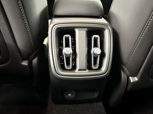 New 2024 Volvo XC40 Recharge Core w/ Protection Package Premier image 24