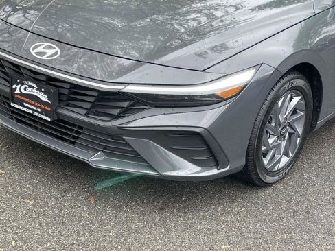 Used 2024 Hyundai Elantra SEL FWD image 13