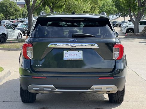 Used 2023 Ford Explorer XLT w/ Equipment Group 202A image 5