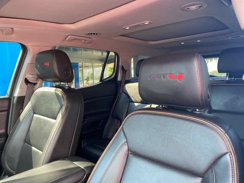 Used 2023 GMC Acadia AT4 w/ Technology Package AWD/4WD image 19