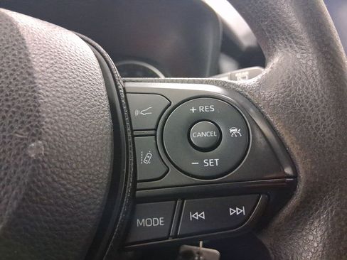 Used 2020 Toyota RAV4 LE image 20