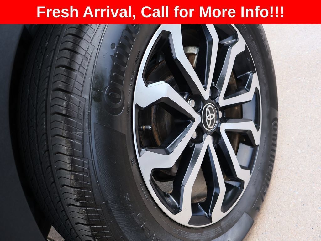 Used 2024 Toyota Corolla Cross AWD Hybrid image 36