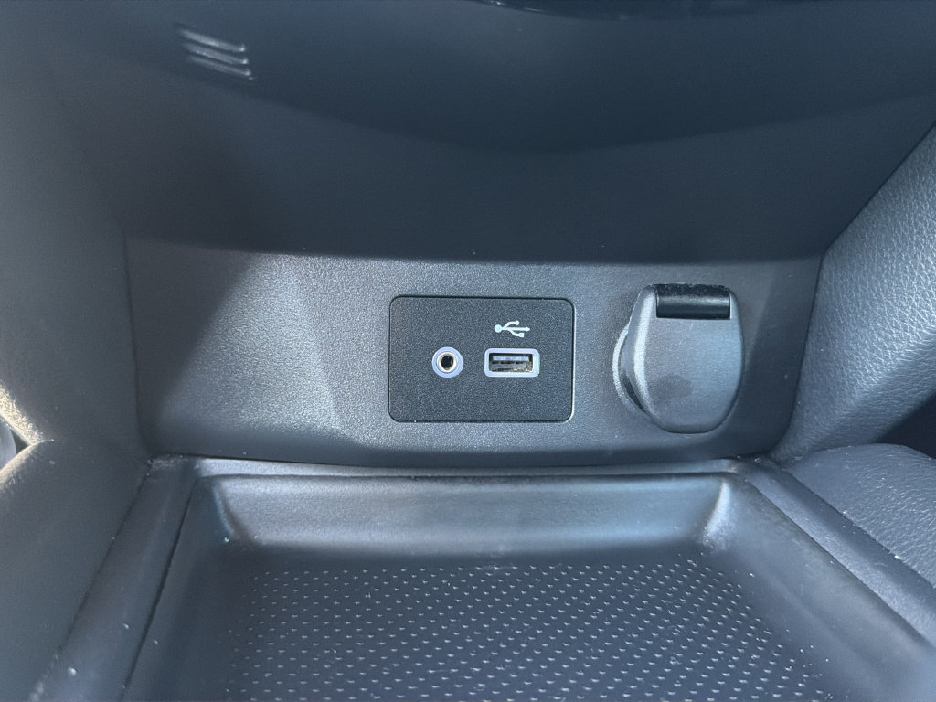 Used 2020 Nissan Rogue SV FWD image 43