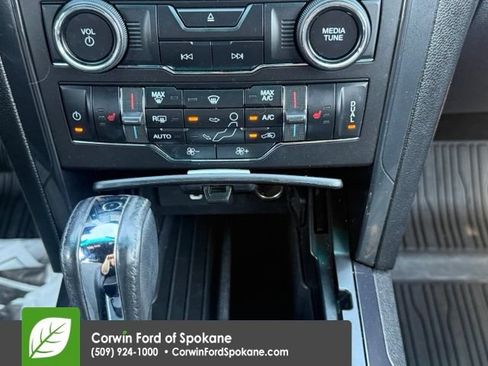 Used 2017 Ford Explorer XLT w/ Equipment Group 202A AWD/4WD image 29