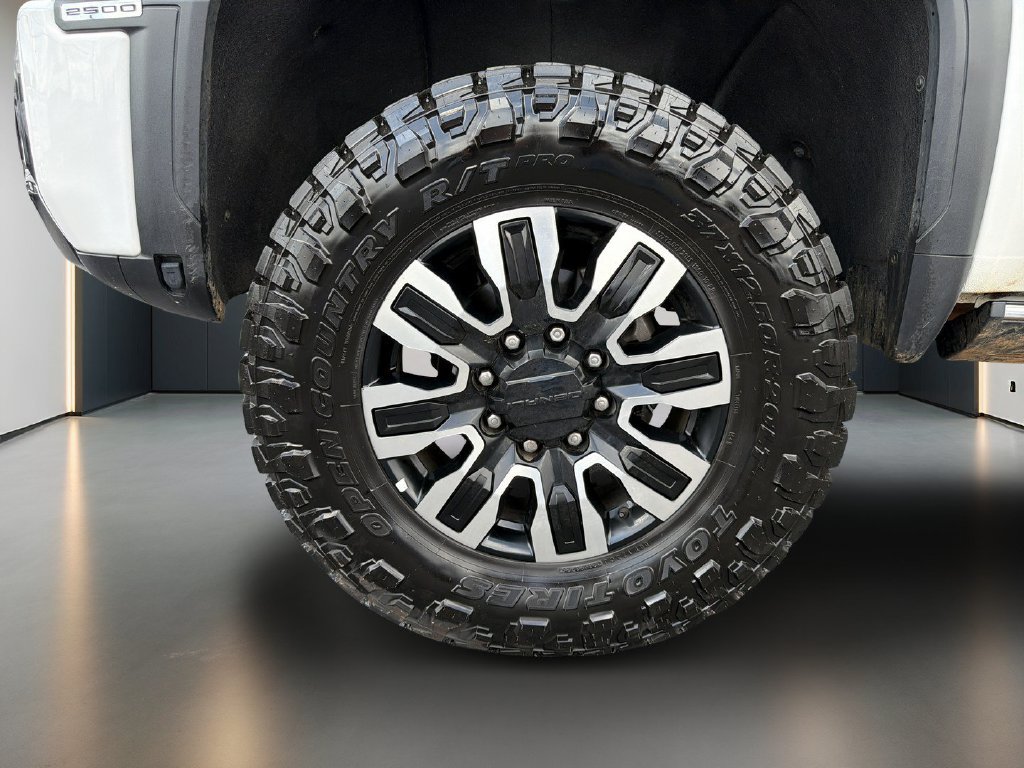 Certified 2025 GMC Sierra 2500 Denali Ultimate AWD/4WD image 11