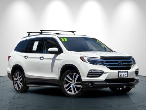 Used 2017 Honda Pilot Elite image 2