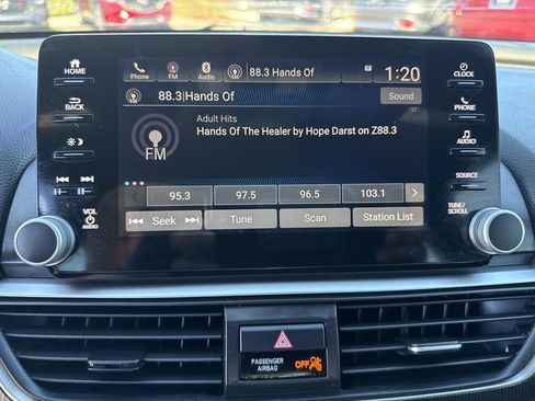 Used 2018 Honda Accord Sport image 28