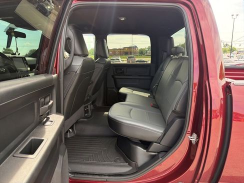 Used 2022 RAM 2500 Tradesman w/ Chrome Appearance Group AWD/4WD image 7