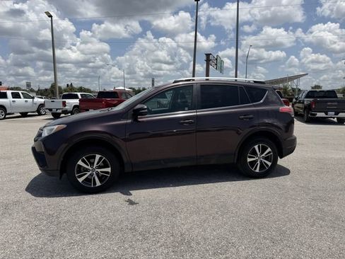 Used 2018 Toyota RAV4 XLE FWD image 10