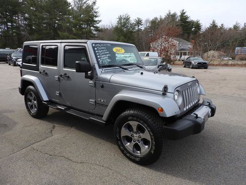 Used 2017 Jeep Wrangler Unlimited Sahara w/ Connectivity Group image 2