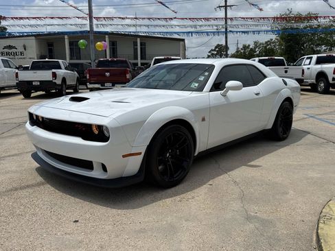Used 2023 Dodge Challenger R/T Scat Pack RWD image 3