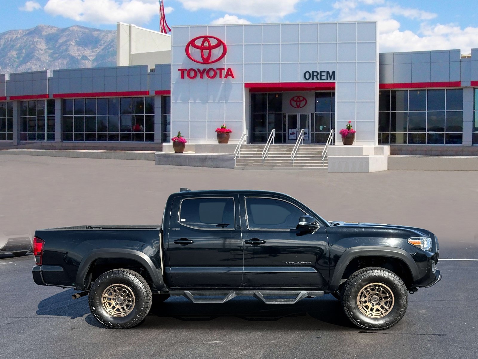 Used 2023 Toyota Tacoma 4x4 Double Cab w/ Trail Edition image 3
