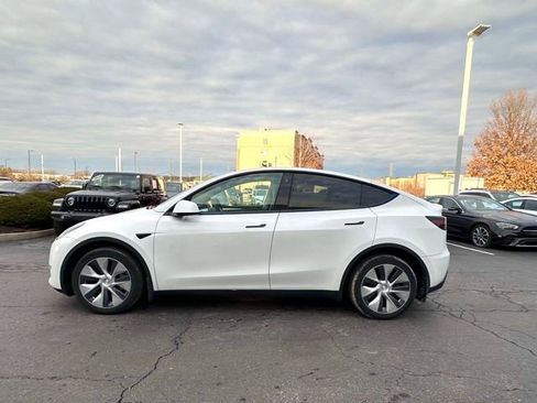 Used 2023 Tesla Model Y Long Range image 4