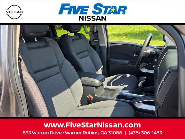 Used 2024 Nissan Frontier SV AWD/4WD image 16