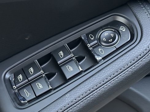 New 2026 Porsche Macan AWD/4WD image 19
