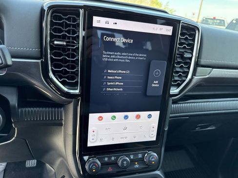 Used 2025 Ford Ranger Lariat w/ Trailer Tow Package image 26