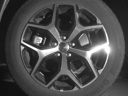 Used 2025 Jeep Compass Limited image 11