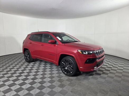 Used 2022 Jeep Compass Limited AWD/4WD image 2