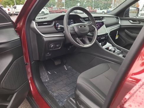 New 2025 Jeep Grand Cherokee Laredo X w/ Luxury Tech Group I image 10