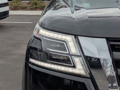 Used 2021 Nissan Armada SL w/ Captain's Chairs Package image 9