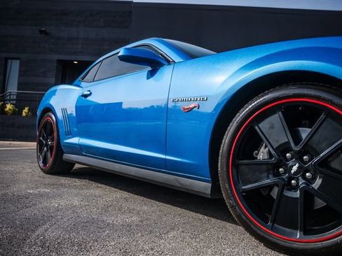 Used 2013 Chevrolet Camaro SS w/ Hot Wheels Special Edition image 28