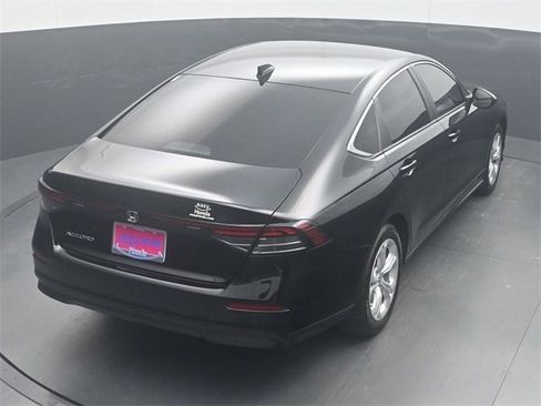 Certified 2025 Honda Accord LX image 25