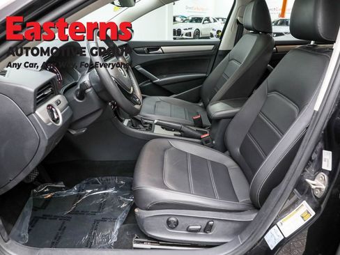 Used 2022 Volkswagen Passat 2.0T SE image 14