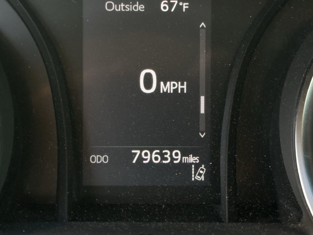 Used 2018 Toyota Camry LE w/ Moonroof Package FWD image 9