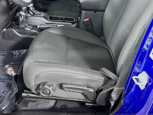 Used 2018 Jeep Wrangler Unlimited Sahara w/ Dual Top Group AWD/4WD image 24