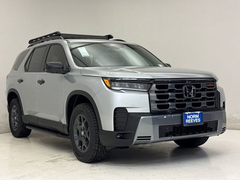 New 2026 Honda Pilot TrailSport image 4