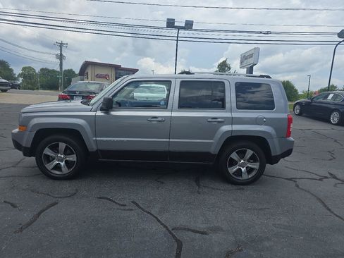 Used 2016 Jeep Patriot High Altitude FWD image 9