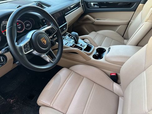 Certified 2022 Porsche Cayenne Coupe image 4