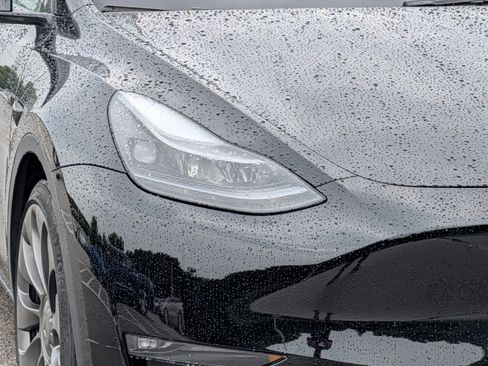 Used 2023 Tesla Model Y Long Range AWD/4WD image 9