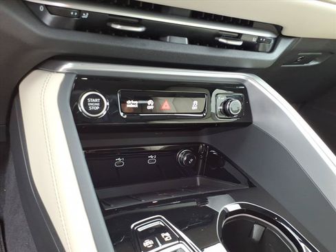Certified 2025 Audi Q5 Premium w/ Premium Plus AWD/4WD image 19